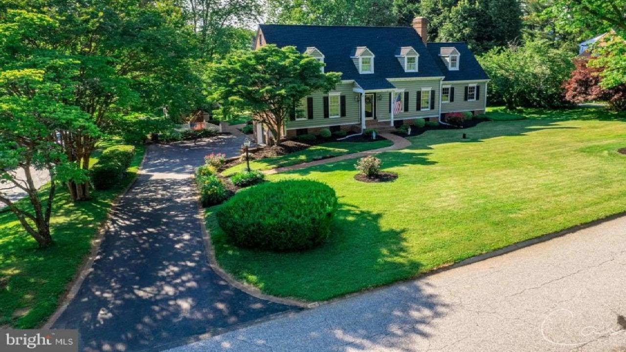 2406 BURNHAM DR, FALLSTON, MD Presented by Debra Amsl Rettberg.