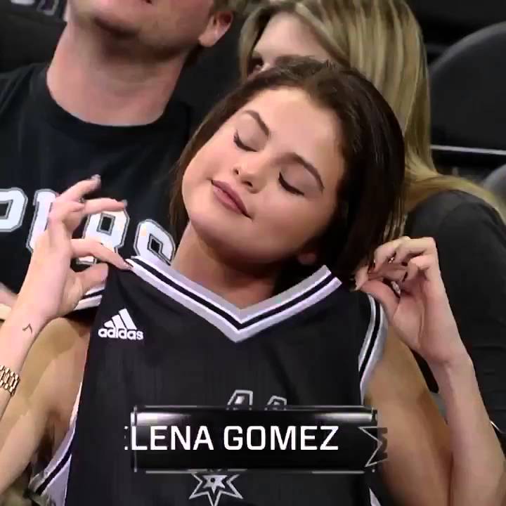 Selena Gomez at Spurs Lakers Game 