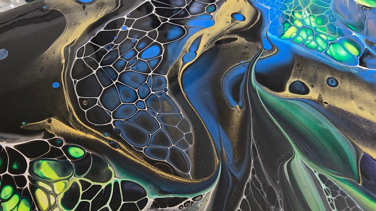 Я чихнул… и это создало ИДЕАЛЬНЫЕ клетки | Искусство «Спрячь и открой космический бореал»