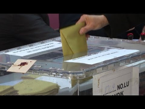 Istanbul: Voting begins