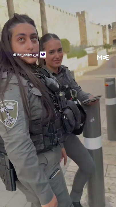 Activist films soldiers stop bus carrying Palestinians with Israeli citizenship in Jerusalem