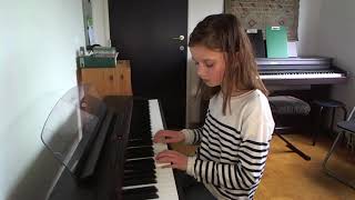 Juliette plays her own composition