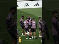 😁 Mbappé et Tchouaméni toujours avec le sourire à l’entraînement du Real Madrid #mbappe #realmadrid