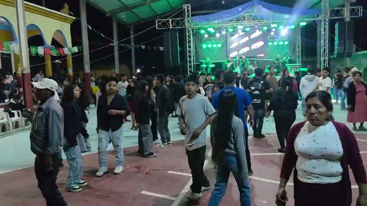 GRUPO XA'A ITUN TIO'O EN VIVO VALLE HERMOSO GRO 😍😍😍💃🕺