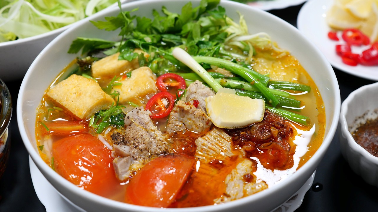 Nhanh Lẹ Ngon ơi là Ngon Bún Sườn! Nhờ Cách Nấu Nước Lèo Và Sa Tế Đặc Biệt Này by Vanh Khuyen