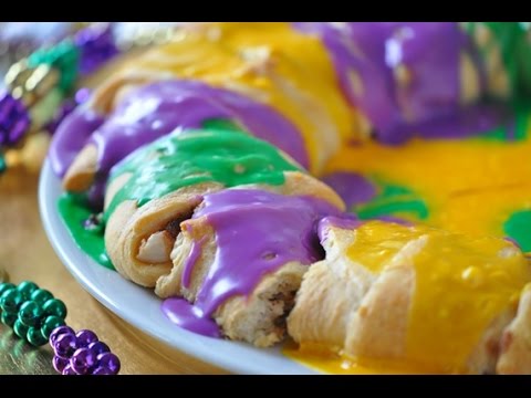 how-to-make-easy-king-cake-recipe-with-crescent-rolls-for-mardi-gras