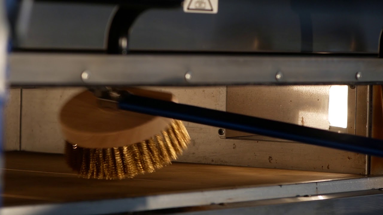 Round rotating head oven brush, brass bristles
