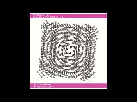 在 YouTube 上观看 Orlando Tosi & Manuel Pasos - 8 Lines (Original Mix)