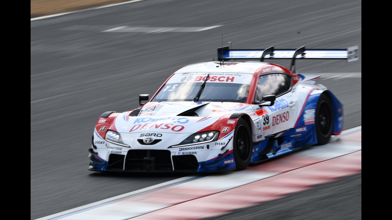 SUPERGT 岡山国際サーキットテスト　最終コーナー