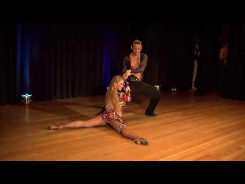 Adrian y Anita (champion world salsa open 09 + 11) - Show 2009 (official)