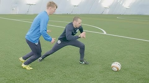 The Cruyff turn | Telegraph football skills school