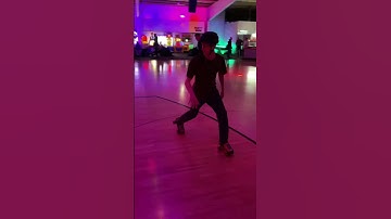 Smoothest rollerskating moves there are! #rollerskating #skate #jamskate #rollerskate #jamskating