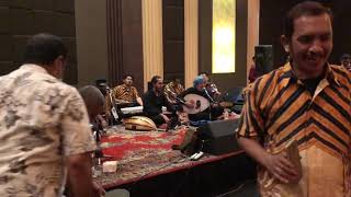 "Sealed with this song"- Qol Abu Mohdhar