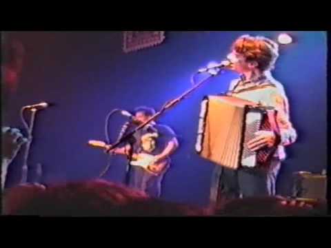 They Might Be Giants - Birdhouse In Your Soul LIVE 1990