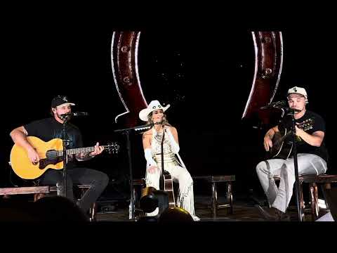 Lainey Wilson & Muscadine Bloodline song! WOW 