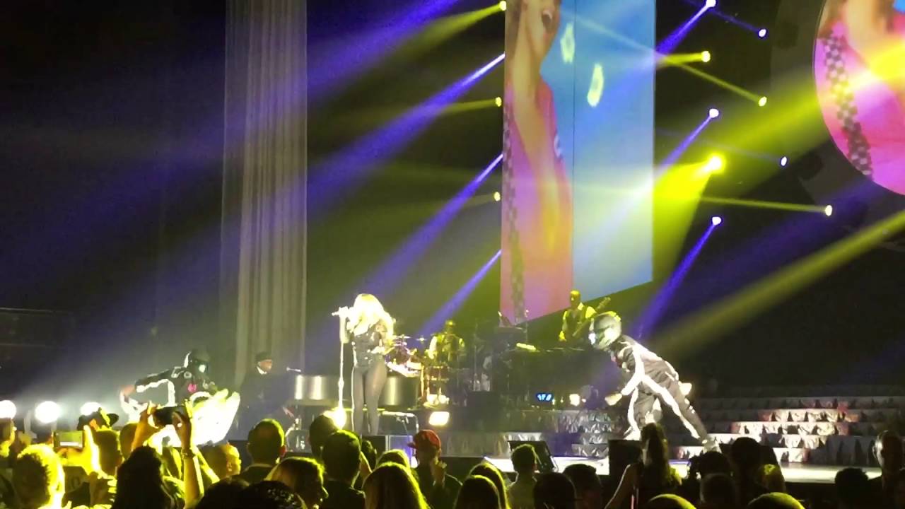 Mariah Carey - Loverboy (live @ Amsterdam Ziggo Dome 23/05/2016)