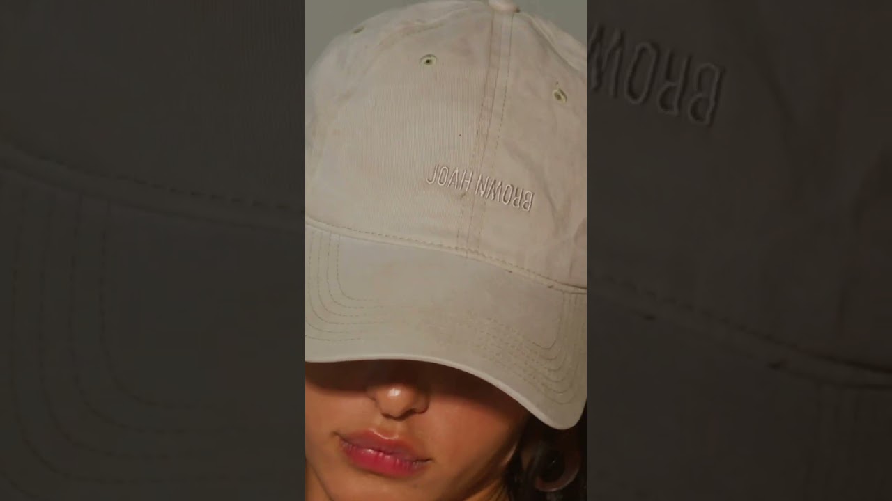 Styling notes ft. our effortless crop. The Relaxed Crop Long Sleeve.