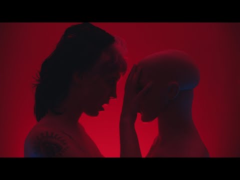Isia Marie - j'peux pas j'ai rodéo (Clip Officiel)