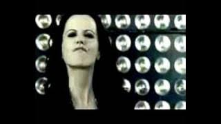 DOLORES O'RIORDAN When we were young 07/07