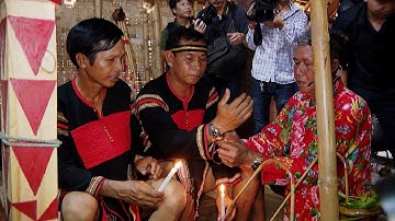 Lễ kết nghĩa anh em của dân tộc Ê Đê | Tin Tức 24H