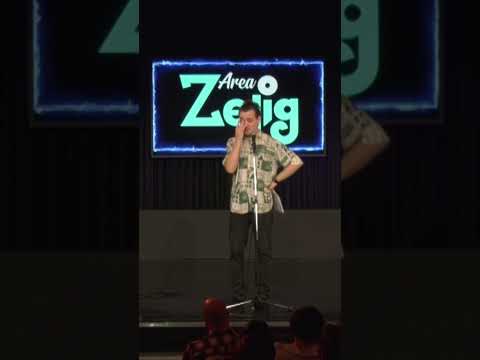 Heckler destroys me in low-res. From my 2024 Milan show. Touring Europe again this year!