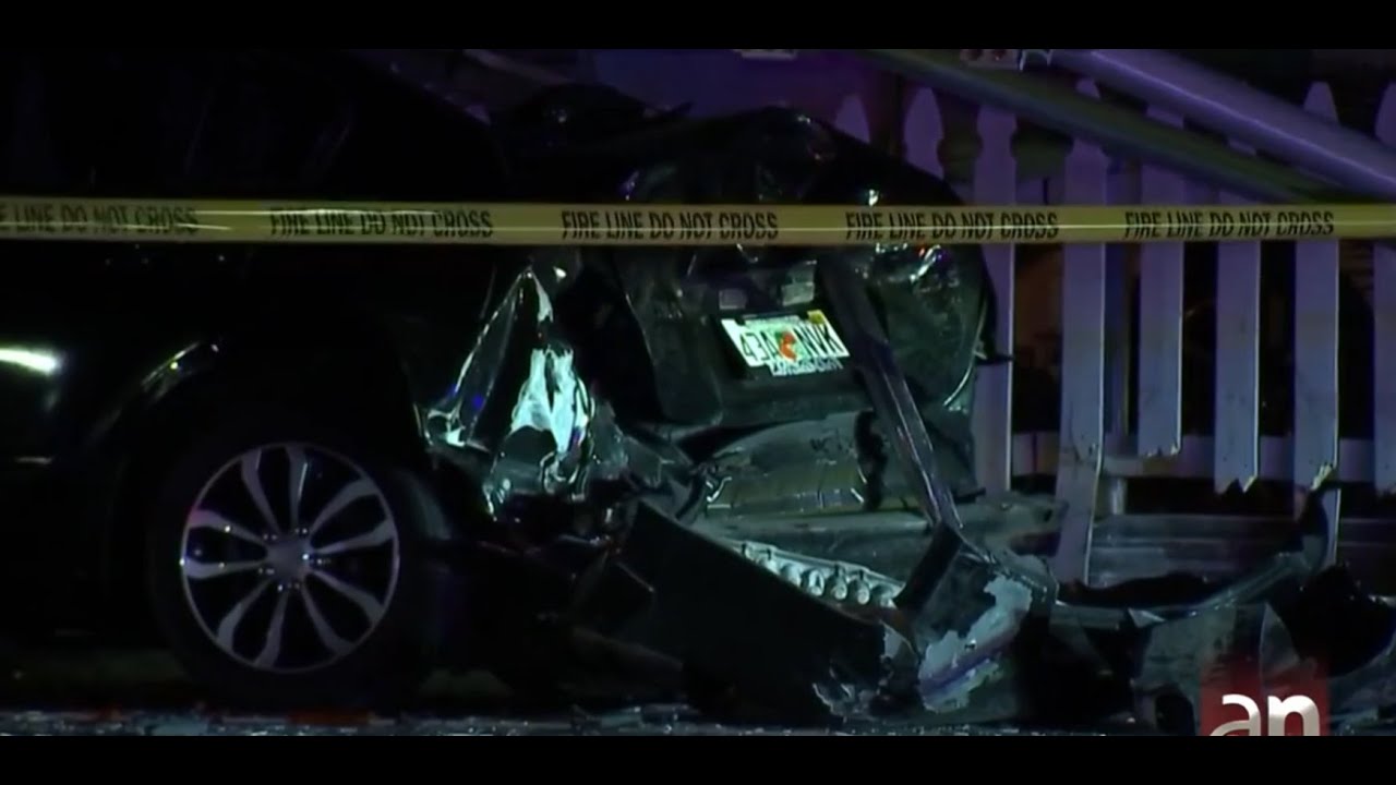 americateve | Tragedia en Miami: mujer con dos niños se estrella contra varios autos parqueados en la calle