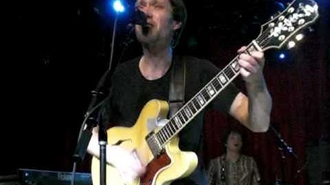 The Features - Leave It All Behind @ Mercy Lounge 2/6/09