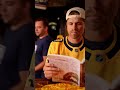 Dustin Lynch meets a Utah Mammoth fan at a bar #dustinlynch #nhl