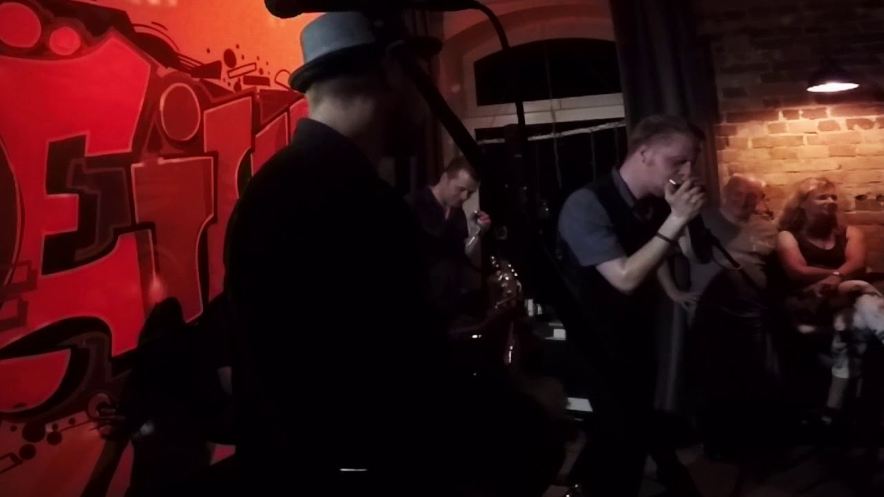 Surprise : Barkeeper plays harmonica ! Marvin Scondo Trio - Encore a.k.a Zu-Ga-Be