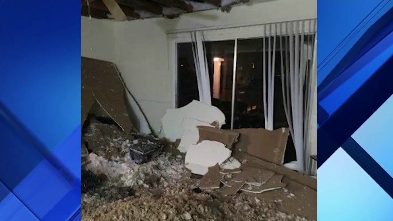 Woman Escapes Ceiling Collapse Youtube