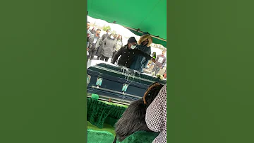 Quavo se despide de TakeOff muy triste junto a Offset 💔🕊️😭 Grupo "Migos" 🖤FUNERAL [ @YOVNGPILL ]