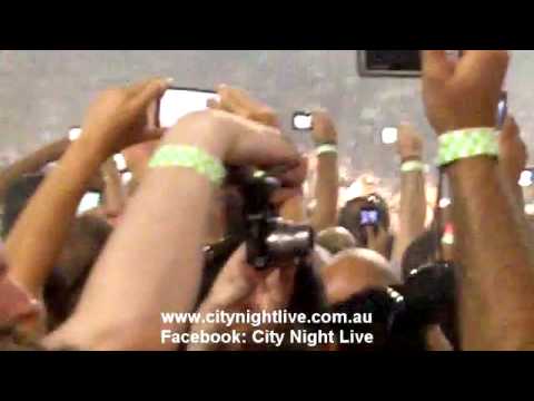 U2 360 Tour - Sydney, Australia - 13/12/2010 CITY NIGHT LIVE