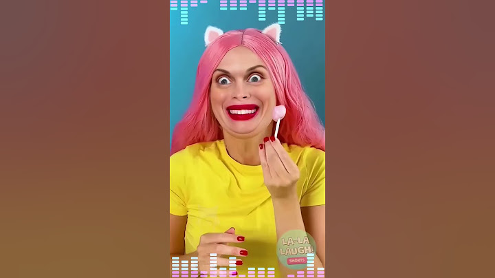 Creating popsicle with gum 🤨 #humor #diy #candy #sweets #useful #popsicle #suedj