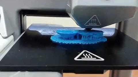 Cubify 3D Printer in action