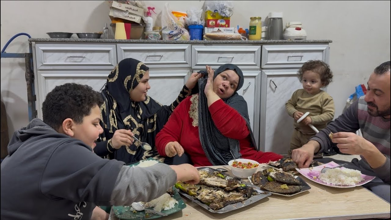 ام جني ياقعدين أكفيكم شر المستخبين راس السنه باينه من أولها صدقوني شكلها هتبقي عسل عليكم وعلينا😂👌