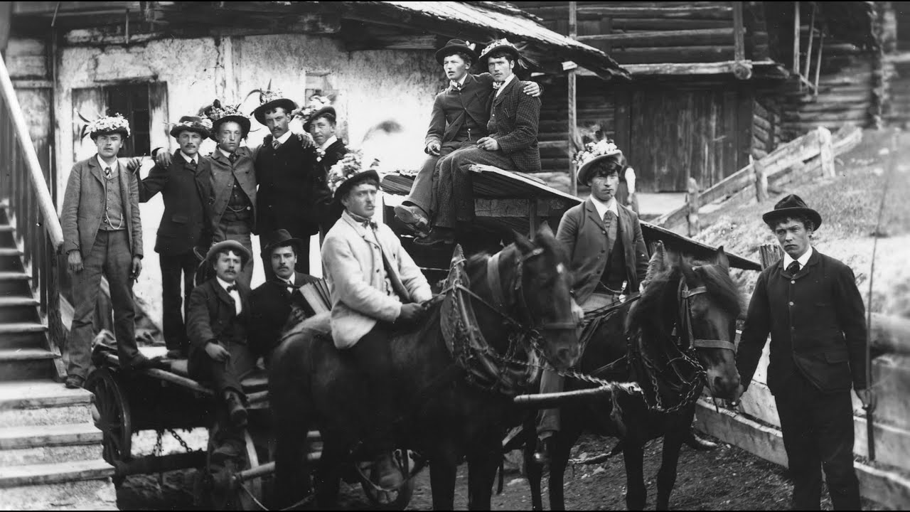 Un'immagine, una storia (pt.15): La tradizione dei coscritti in val di Fassa