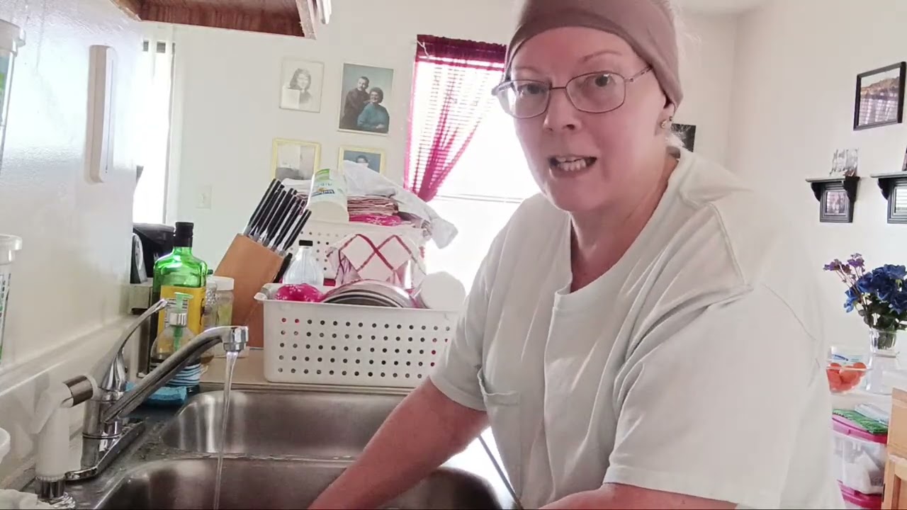 How I Wash Laundry by Hand and Why! Apartment Homesteading and Frugal Lifestyle!