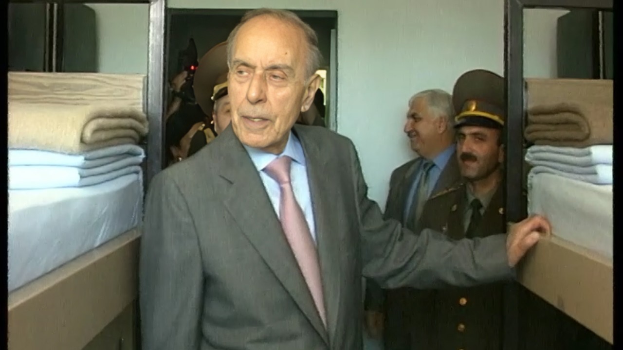 HEYDƏR ƏLİYEV BAKI ALİ HƏRBİ MƏKTƏBİNDƏ | 20 İYUN 2001 (II HİSSƏ)