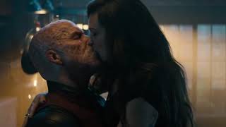Deadpool 2 | Kiss Scene | Ryan Reynolds and Morena Baccarin