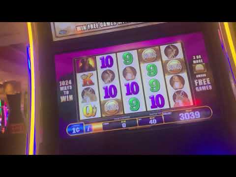 Pa-cute cute sa Casino Grand Lisboa, Macau. 馃嚥馃嚧 #travel #macau #grandlisboa #shorts #ytshorts #婢抽杸
