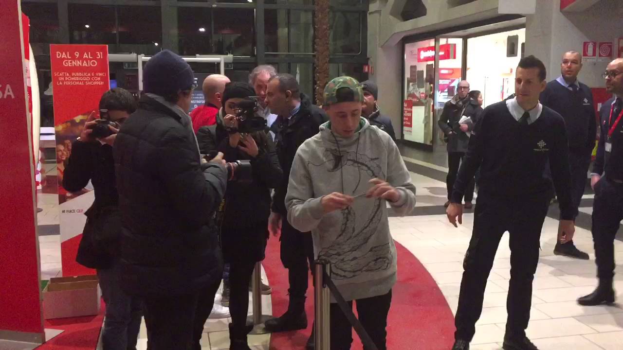 Arrivo di shade alla freccia rossa brescia youtube Freccia rossa centro commerciale brescia