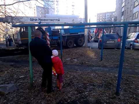 Камаз едет по грязи Камаз едет по грязи