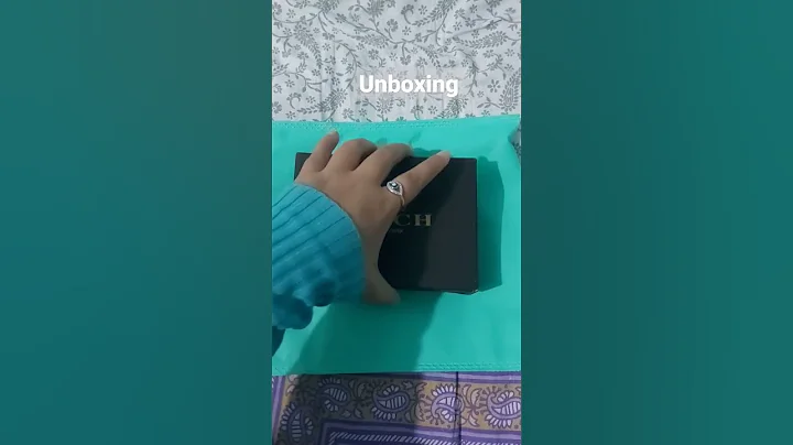 unboxing mini coach wallet||#shorts #coachwallet