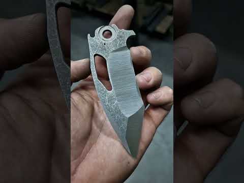 Requin - two tone finish