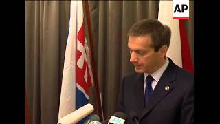 Bajnai says 9 EU nations against climate change plan, sbite on Czech opt-out