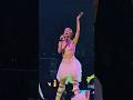 Ariana doing the ‘break free’ note change tonight in austin ! ♡