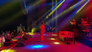 Yıldız Tilbe - Bozuyorum Yeminimi - Severim Ama Güvenemem Canlı