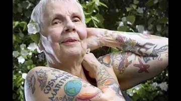 ¿Hay ancianos con tatuajes?