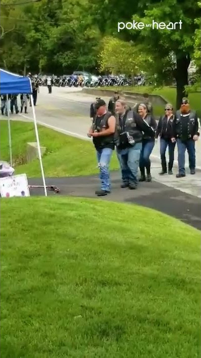 Little Girl’s Lemonade Stand Is a Popular Spot for Bikers | Shorts