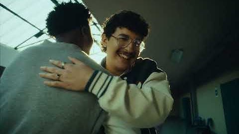 Alex Luna - Vale Madres (Official Video)